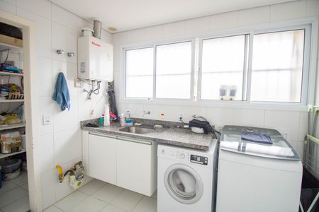 Apartamento à venda com 208m², 4 quartos e 4 vagas Apartamento à venda com 208m², 4 quartos e 4 vagasÁrea de Serviço