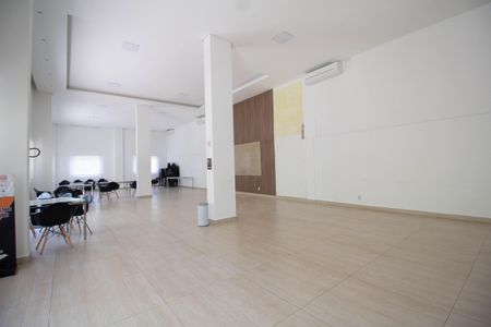 Apartamento à venda com 44m², 2 quartos e 1 vaga Apartamento à venda com 44m², 2 quartos e 1 vagaÁrea comum - Salão de festas