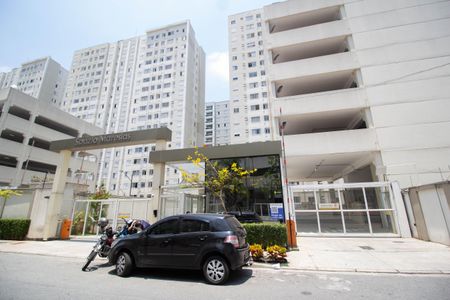 Apartamento à venda com 44m², 2 quartos e 1 vaga Apartamento à venda com 44m², 2 quartos e 1 vagaFachada