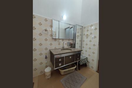 Casa à venda com 130m², 2 quartos e 1 vagaBanheiro