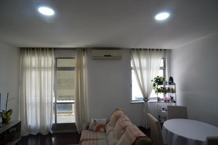 Sala de apartamento à venda com 4 quartos, 112m² em Barra da Tijuca, Rio de Janeiro
