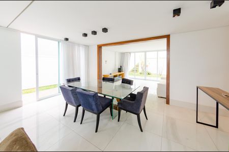 Sala de casa de condomínio para alugar com 4 quartos, 395m² em Buritis, Belo Horizonte