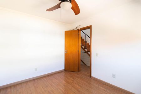 Casa à venda com 293m², 4 quartos e 2 vagasQuarto 2