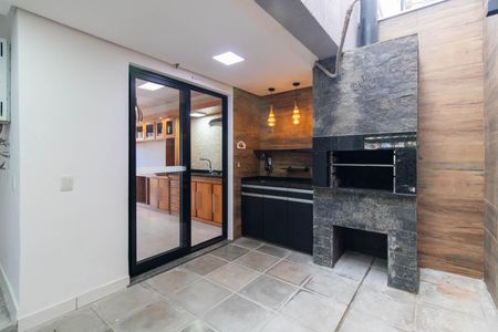 Casa à venda com 293m², 4 quartos e 2 vagasChurrasqueira