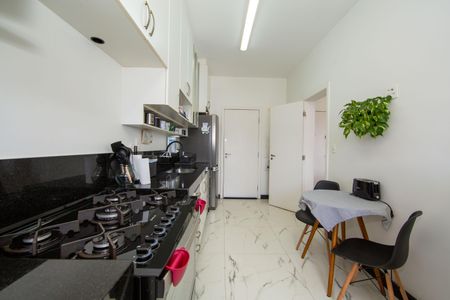 Apartamento à venda com 110m², 3 quartos e 2 vagas Apartamento à venda com 110m², 3 quartos e 2 vagasCozinha