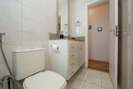 Apartamento à venda com 110m², 3 quartos e 2 vagas Apartamento à venda com 110m², 3 quartos e 2 vagasBanheiro Social