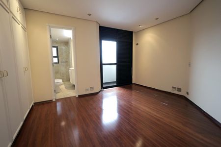 Apartamento à venda com 340m², 6 quartos e 4 vagasSuíte 2