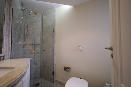 Apartamento à venda com 340m², 6 quartos e 4 vagasBanheiro da Suíte 3