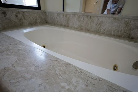 Apartamento à venda com 340m², 6 quartos e 4 vagasBanheiro da Suíte 1