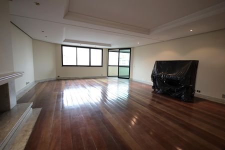 Apartamento à venda com 340m², 6 quartos e 4 vagasSala