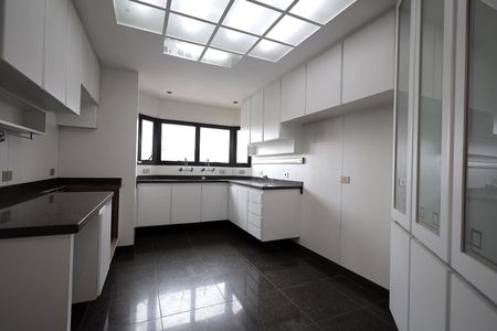 Apartamento à venda com 340m², 6 quartos e 4 vagasCozinha