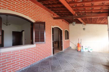 Casa à venda com 139m², 5 quartos e 2 vagasVaranda