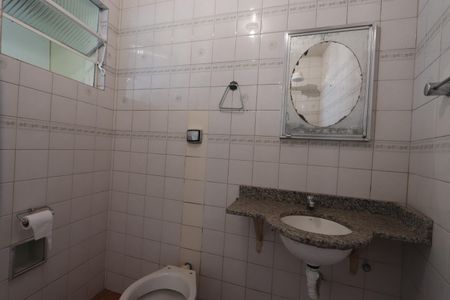 Casa à venda com 139m², 5 quartos e 2 vagasBanheiro de Serviço