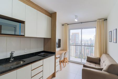 Cozinha de apartamento para alugar com 1 quarto, 27m² em Campo Belo, São Paulo