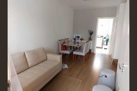 Sala de casa de condomínio para alugar com 3 quartos, 74m² em Jardim Karaíba, Uberlândia