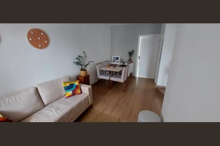 Sala de casa de condomínio para alugar com 3 quartos, 74m² em Jardim Karaíba, Uberlândia