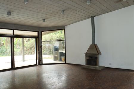 Casa de condomínio para alugar com 723m², 3 quartos e 2 vagasSala