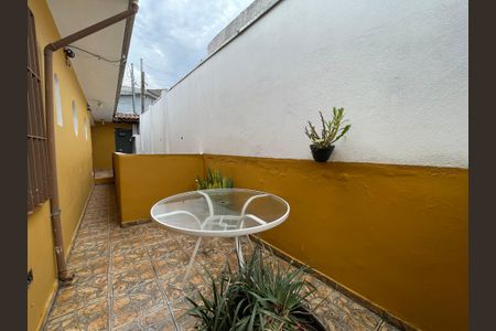 Casa à venda com 200m², 3 quartos e 2 vagas Casa à venda com 200m², 3 quartos e 2 vagasÁrea Externa