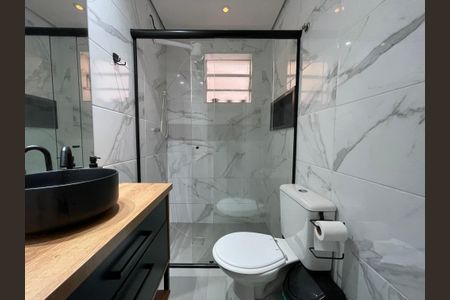 Casa à venda com 200m², 3 quartos e 2 vagas Casa à venda com 200m², 3 quartos e 2 vagasBanheiro 2