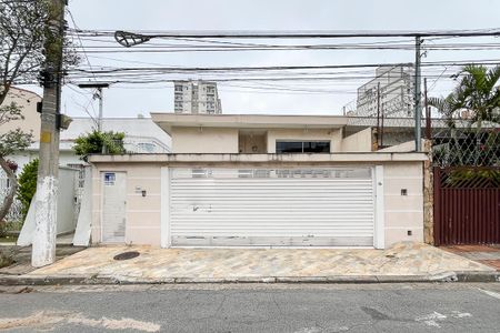 Casa à venda com 250m², 3 quartos e 4 vagasFachada 