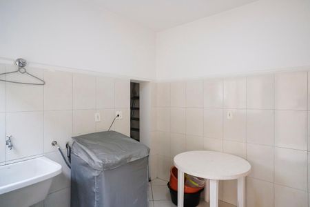 Casa à venda com 250m², 3 quartos e 4 vagasÁrea de Serviço