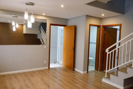 Casa de condomínio à venda com 92m², 3 quartos e 2 vagasSala