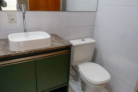 Casa de condomínio à venda com 92m², 3 quartos e 2 vagas Casa de condomínio à venda com 92m², 3 quartos e 2 vagasBanheiro da Suíte