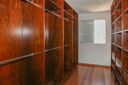 Apartamento à venda com 210m², 2 quartos e 2 vagasSuíte 1