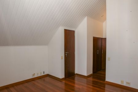 Apartamento à venda com 210m², 2 quartos e 2 vagasSuíte 2