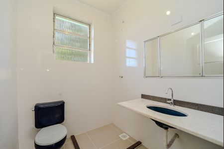 Apartamento à venda com 68m², 3 quartos e sem vaga Apartamento à venda com 68m², 3 quartos e sem vagaBanheiro Social