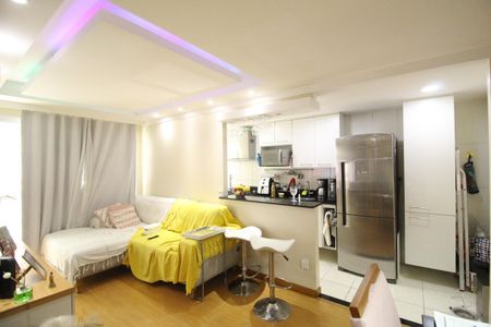 Sala de apartamento para alugar com 2 quartos, 67m² em Taquara, Rio de Janeiro