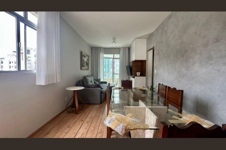 Apartamento à venda com 75m², 2 quartos e 2 vagasSala