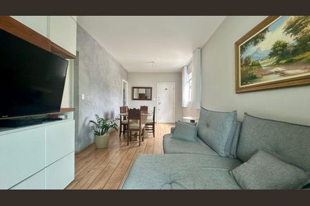 Apartamento à venda com 75m², 2 quartos e 2 vagasSala