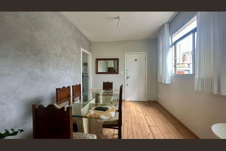 Apartamento à venda com 75m², 2 quartos e 2 vagasSala