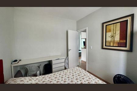 Apartamento à venda com 75m², 2 quartos e 2 vagasQuarto 