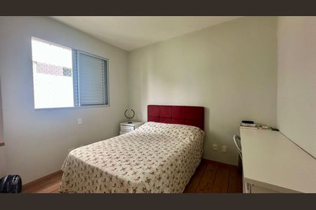 Apartamento à venda com 75m², 2 quartos e 2 vagasQuarto 
