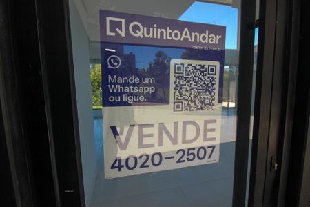 Casa de condomínio à venda com 248m², 4 quartos e 4 vagas Casa de condomínio à venda com 248m², 4 quartos e 4 vagasPlaca
