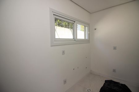 Casa de condomínio à venda com 248m², 4 quartos e 4 vagas Casa de condomínio à venda com 248m², 4 quartos e 4 vagasÁrea de Serviço