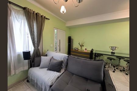 Casa à venda com 98m², 3 quartos e 2 vagasSala