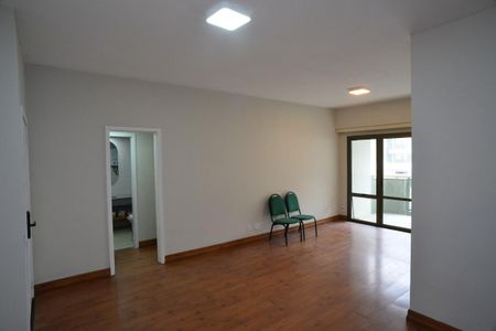 Sala de apartamento para alugar com 1 quarto, 70m² em Barra da Tijuca, Rio de Janeiro
