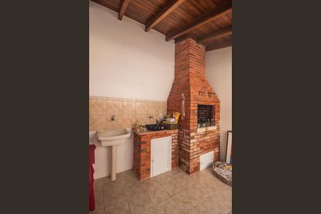 Casa à venda com 115m², 3 quartos e 1 vagaÁrea de Serviço