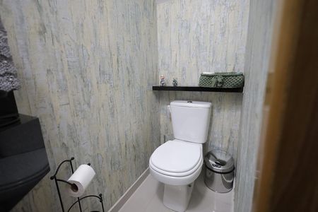 Casa à venda com 150m², 3 quartos e 2 vagas Casa à venda com 150m², 3 quartos e 2 vagasBanheiro