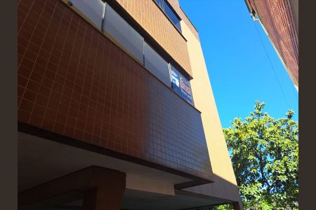 Apartamento à venda com 79m², 2 quartos e 2 vagas Apartamento à venda com 79m², 2 quartos e 2 vagasFachada