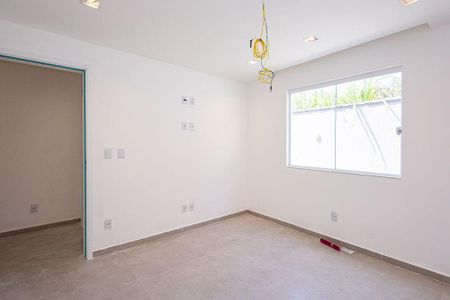 Casa à venda com 3 quartos, 170m² em Itaipu, Niterói