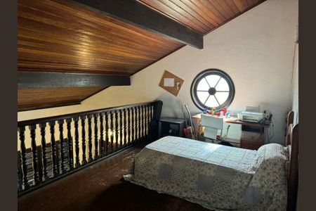 Casa à venda com 4 quartos, 234m² em Piratininga, Niterói