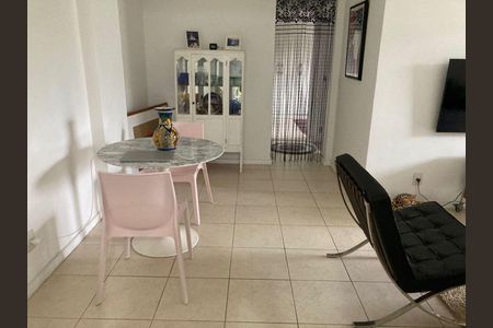 Apartamento à venda com 2 quartos, 80m² em Itaipu, Niterói