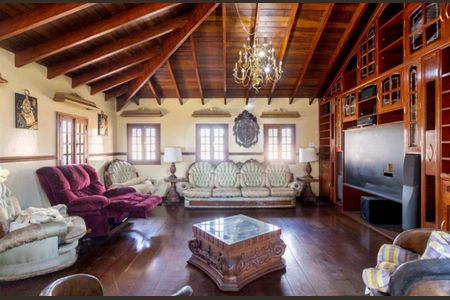 Casa à venda com 4 quartos, 365m² em Jardim Luzitania, São Paulo