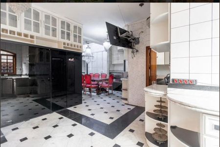 Casa à venda com 4 quartos, 365m² em Jardim Luzitania, São Paulo
