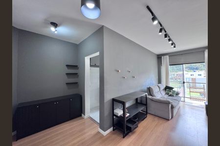 Sala de apartamento para alugar com 2 quartos, 54m² em Vargem Pequena, Rio de Janeiro