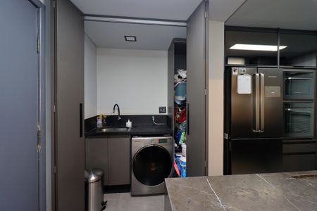 Apartamento à venda com 126m², 2 quartos e 1 vagaÁrea de Serviço